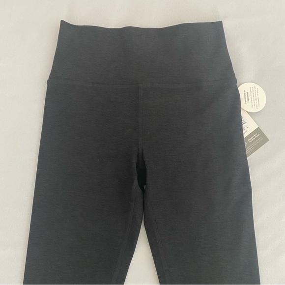 Vuori Women’s Clean Elevation Leggings XS High Rise 7/8 Length Black Heather NWT - Picture 4 of 12